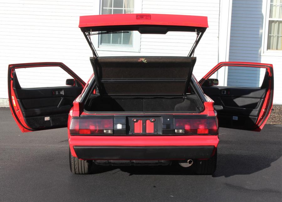 Багажник Chrysler Conquest TSi 1987 года  (фото 119 из 137)